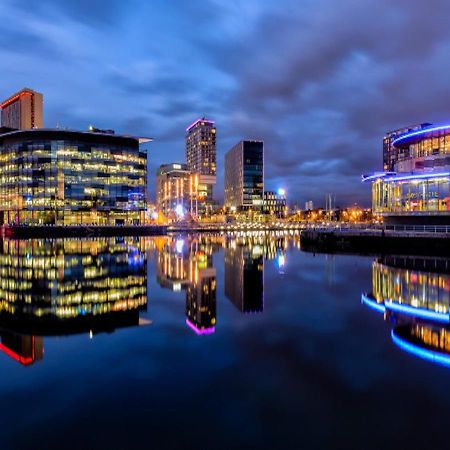 Hallsphere - Stunning Apartment Salford Quays Manchester Esterno foto