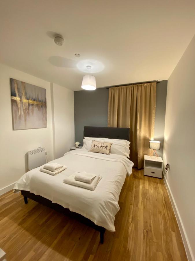 Hallsphere - Stunning Apartment Salford Quays Manchester Esterno foto