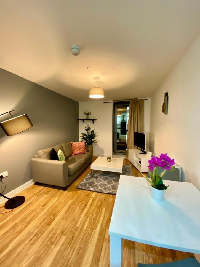 Hallsphere - Stunning Apartment Salford Quays Manchester Esterno foto