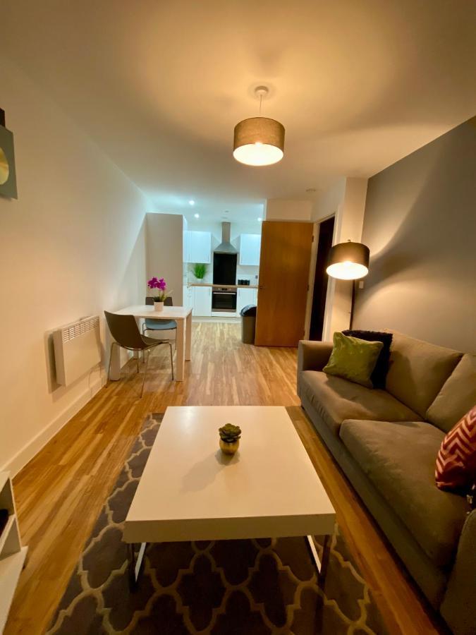Hallsphere - Stunning Apartment Salford Quays Manchester Esterno foto