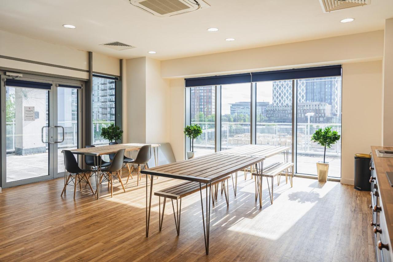 Hallsphere - Stunning Apartment Salford Quays Manchester Esterno foto