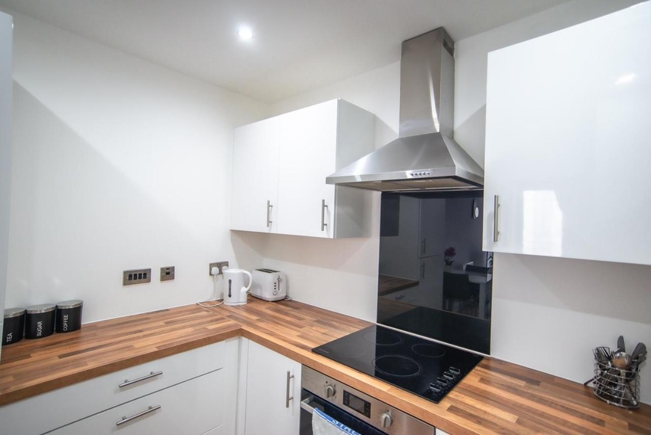 Hallsphere - Stunning Apartment Salford Quays Manchester Esterno foto