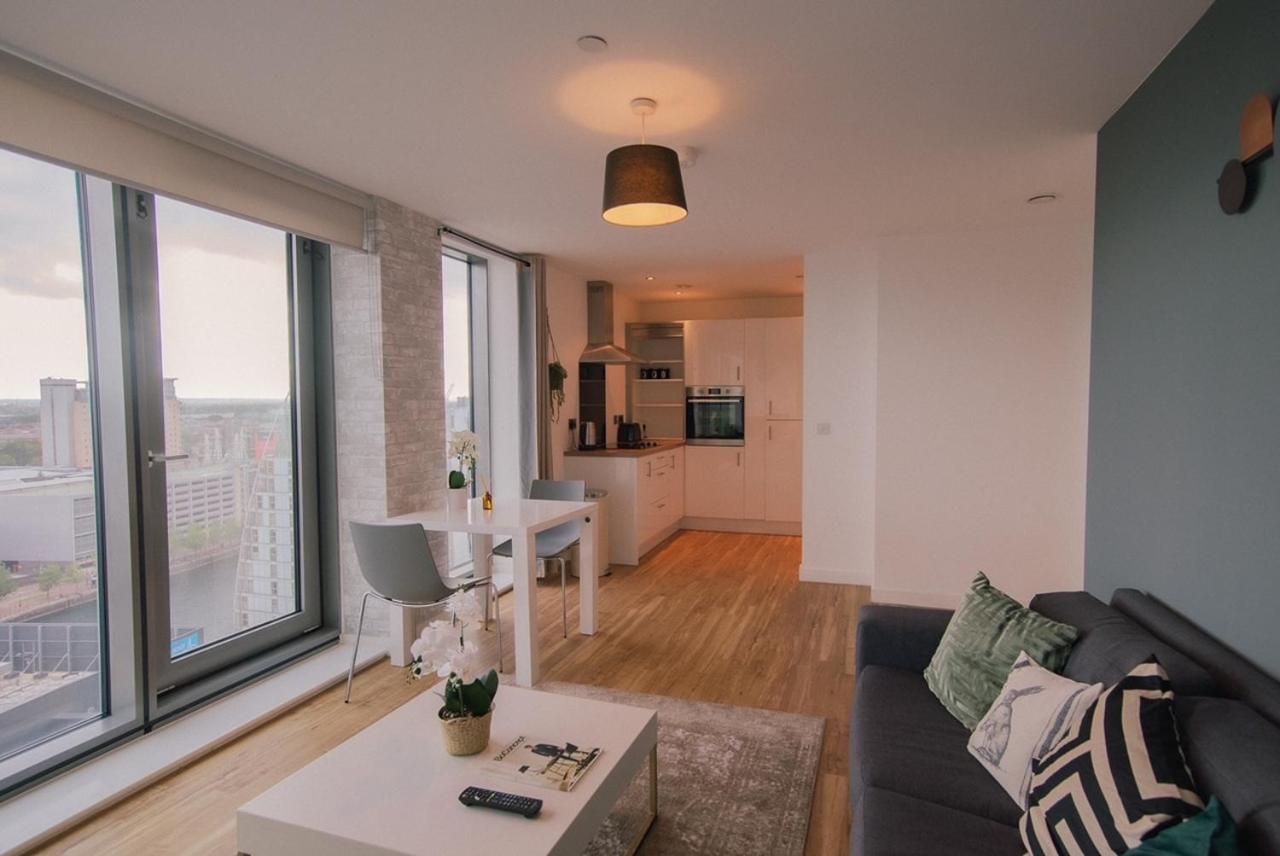 Hallsphere - Stunning Apartment Salford Quays Manchester Esterno foto