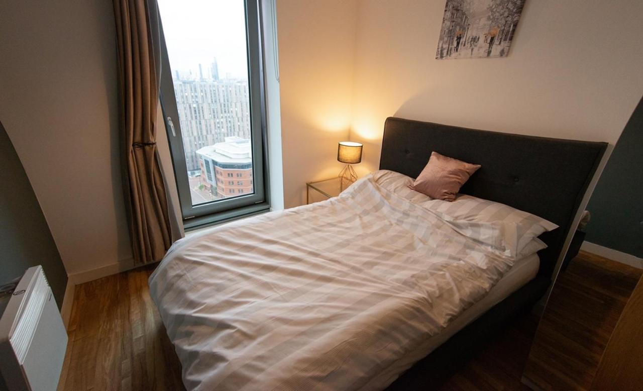 Hallsphere - Stunning Apartment Salford Quays Manchester Esterno foto