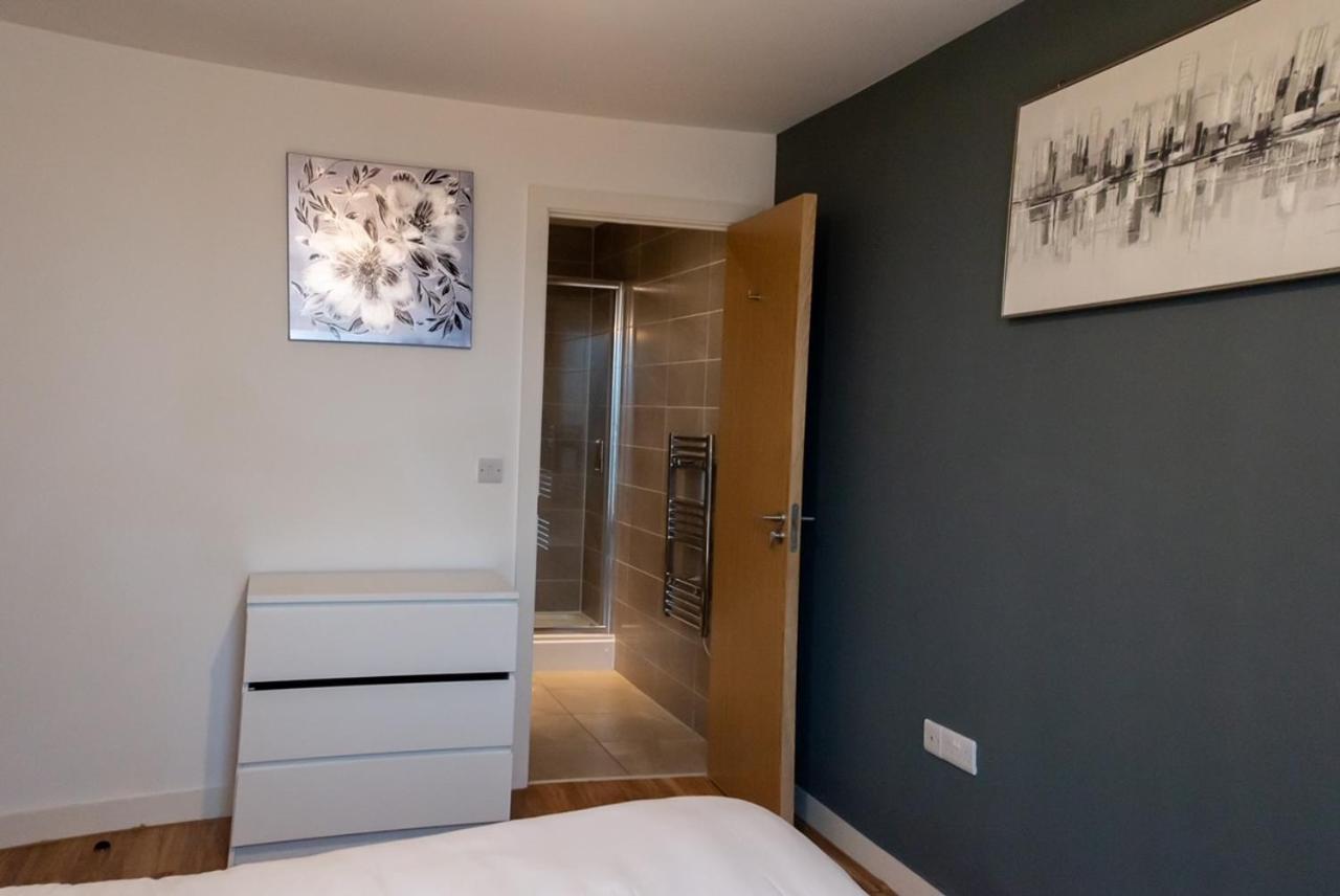 Hallsphere - Stunning Apartment Salford Quays Manchester Esterno foto