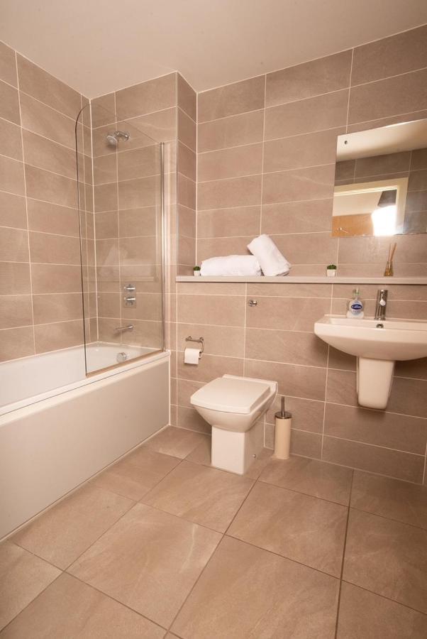 Hallsphere - Stunning Apartment Salford Quays Manchester Esterno foto